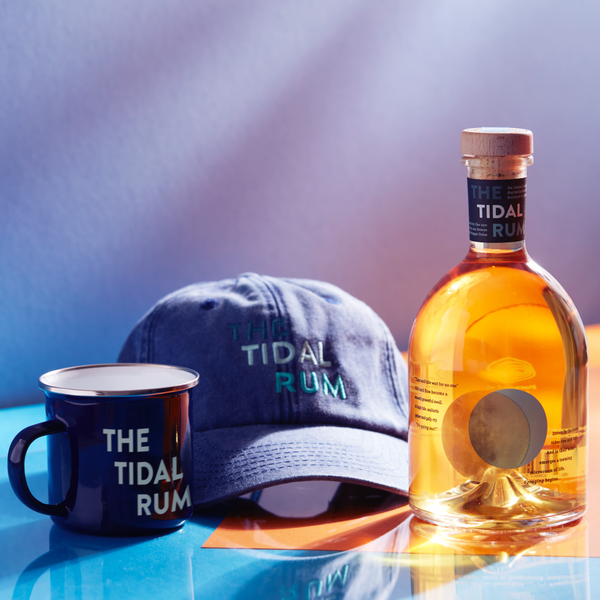 Un ensemble Tidal : la tasse Tidal Rum, Cap &amp; Campfire